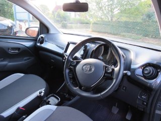 /photos/9993/8d9f49d9-fb1a-43e8-bf05-26c5cb1a9c4a_i320x240.jpg